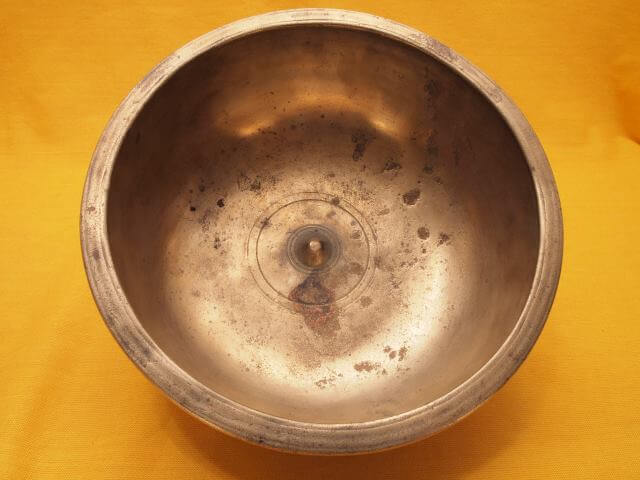 Very Large and Heavy Antique Thadobati Ceremonial Lingam Singing Bowl