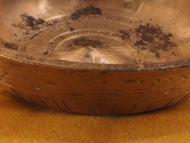 Bi- color Antique Manipuri Lingam Singing Bowl with sharp artwork