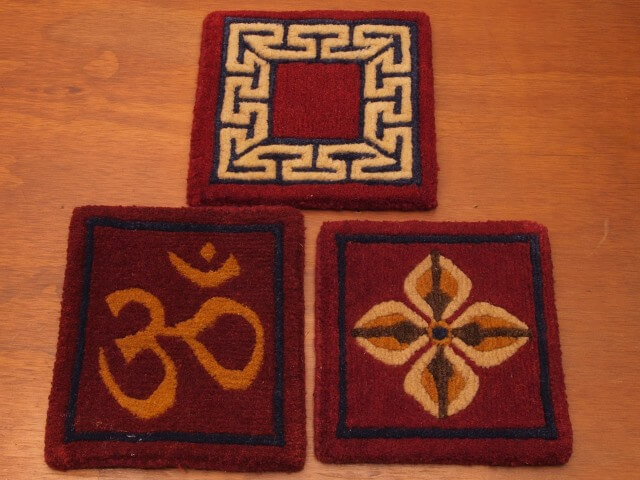 Tibetan Wool Mat Geometric - 6x6 Red