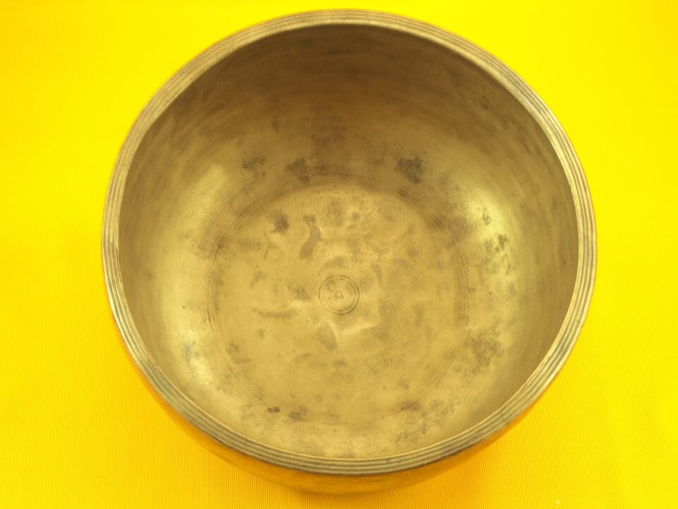 Rare Super thick Antique Thadobati Singing Bowl Intriguing soundscape
