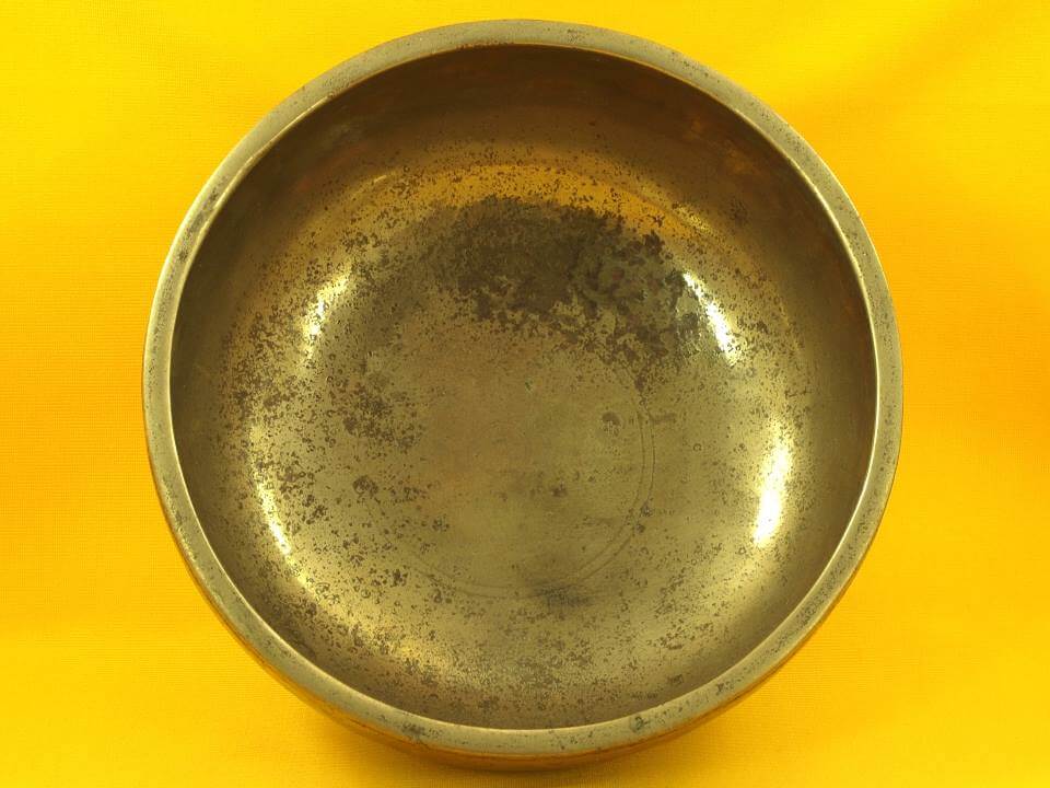XX Thick Antique Thadobati Singing Bowl with premium high tone harmony