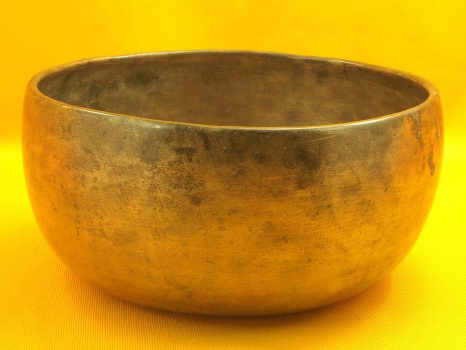 Antique Thadobati Singing Bowl with fleeting yet harmonious sound