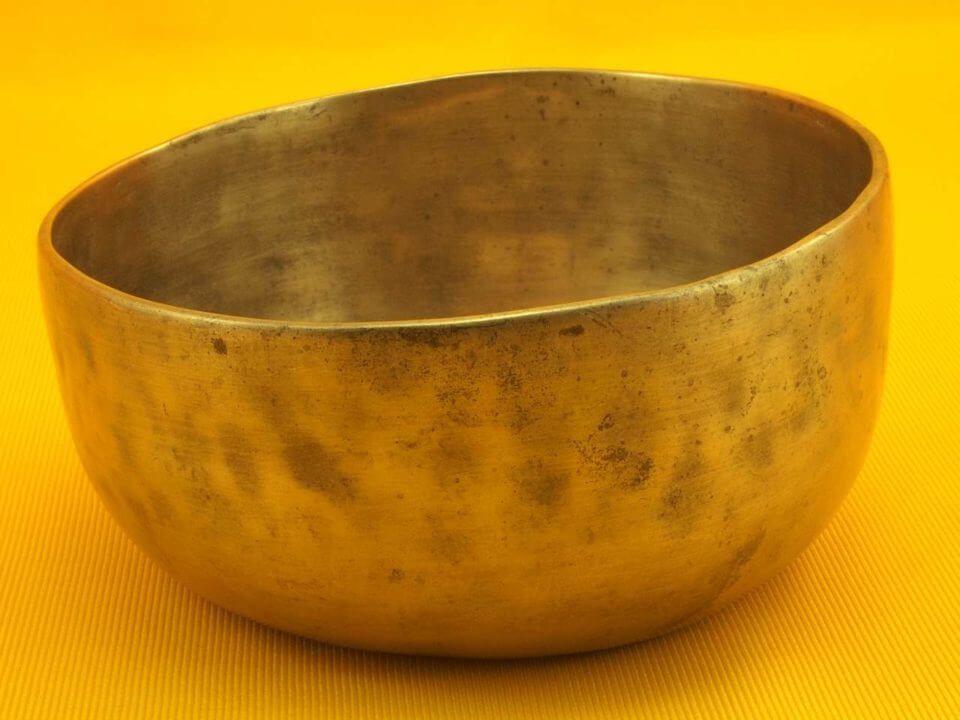 Antique Thadobati Singing Bowl with a brassy start and solid overtone