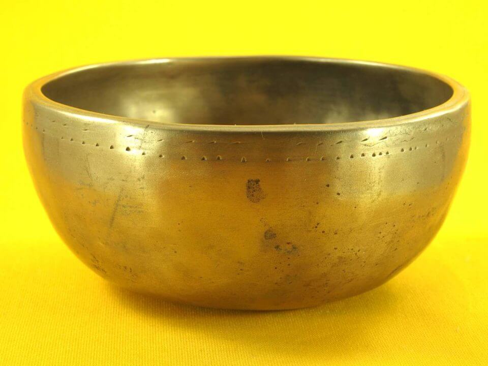 Extra Thick Antique Thadobati Singing Bowl with rolling bass flutter