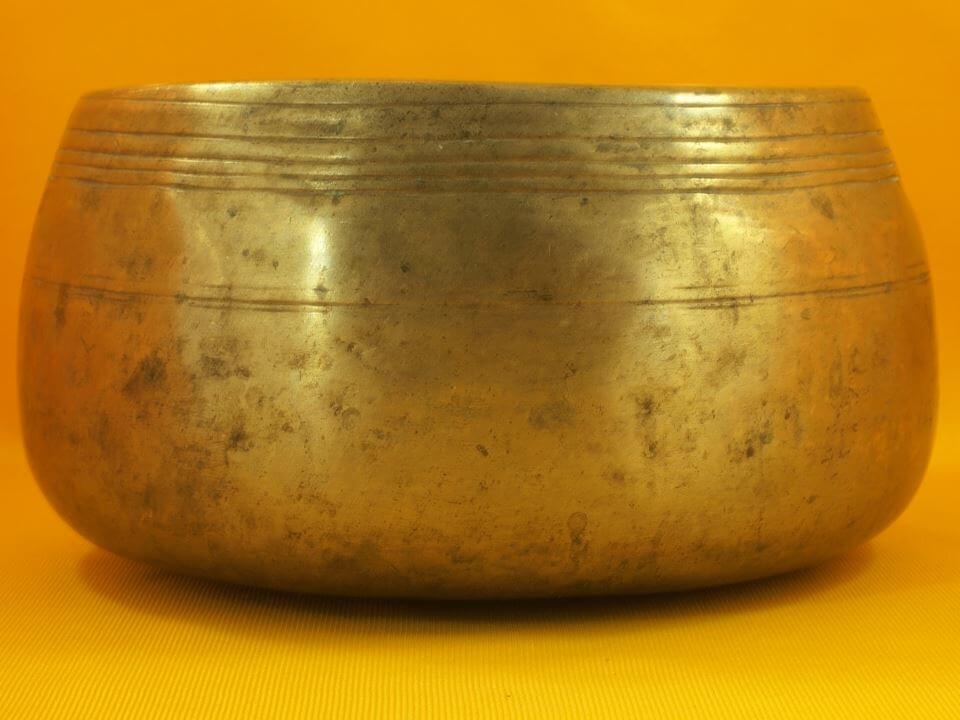 Adorned Antique Mani Singing Bowl with exceptionally sweet soundscape