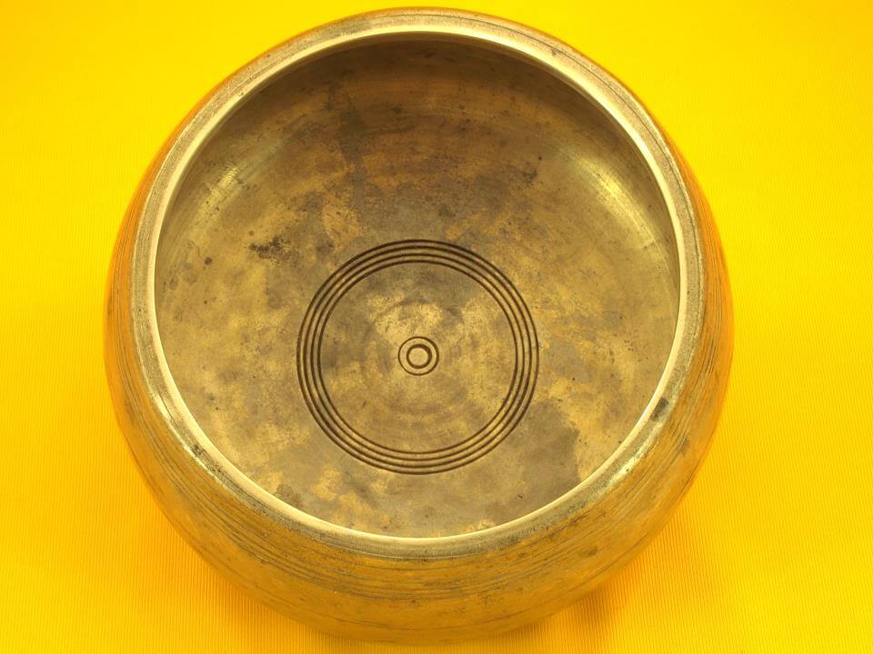Adorned Antique Mani Singing Bowl with exceptionally sweet soundscape