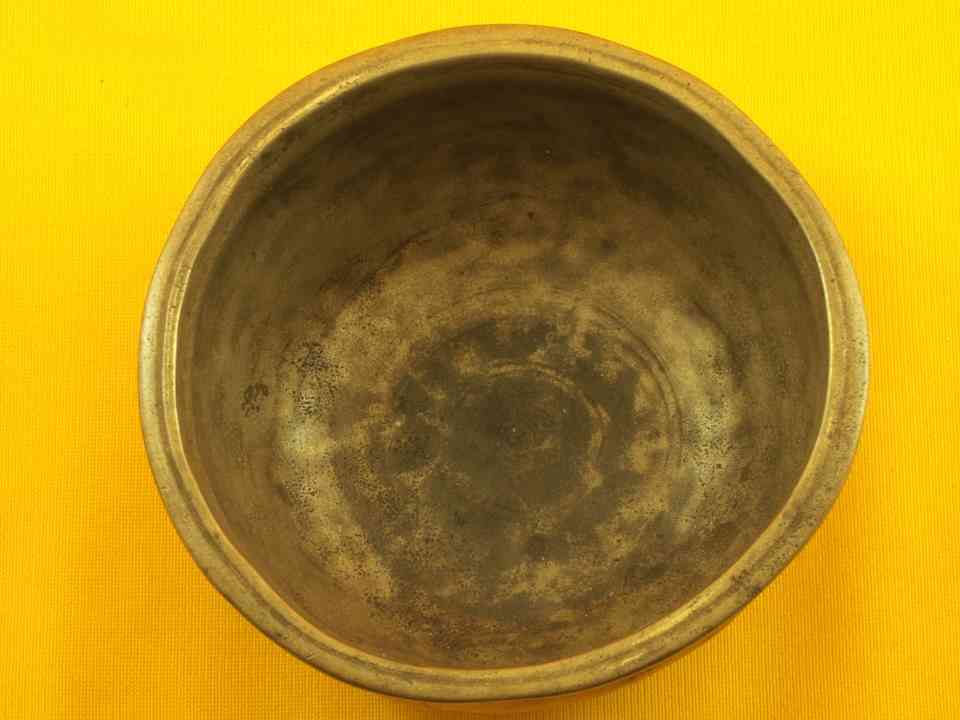 Unusual Thick Antique Thadobati Singing Bowl with really high tone