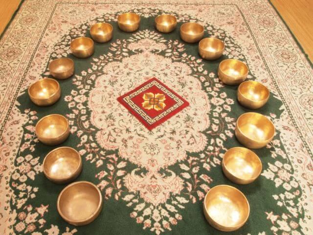 16 Piece Sequential Antique Large Thadobati Singing bowl Set