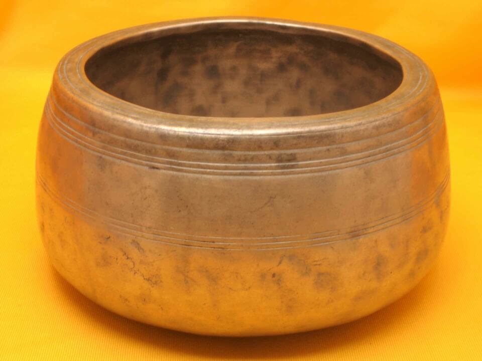 XX Thick Antique Mani Singing Bowl with powerful yet gentle sound