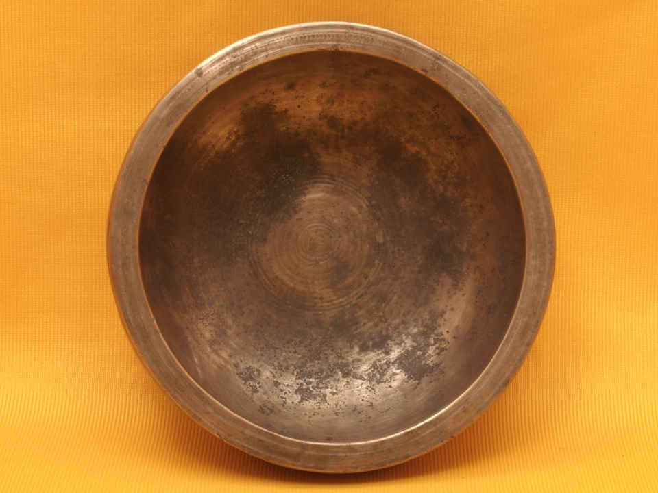 Adorned Rare Antique Thadobati Singing Bowl with a super high pitch