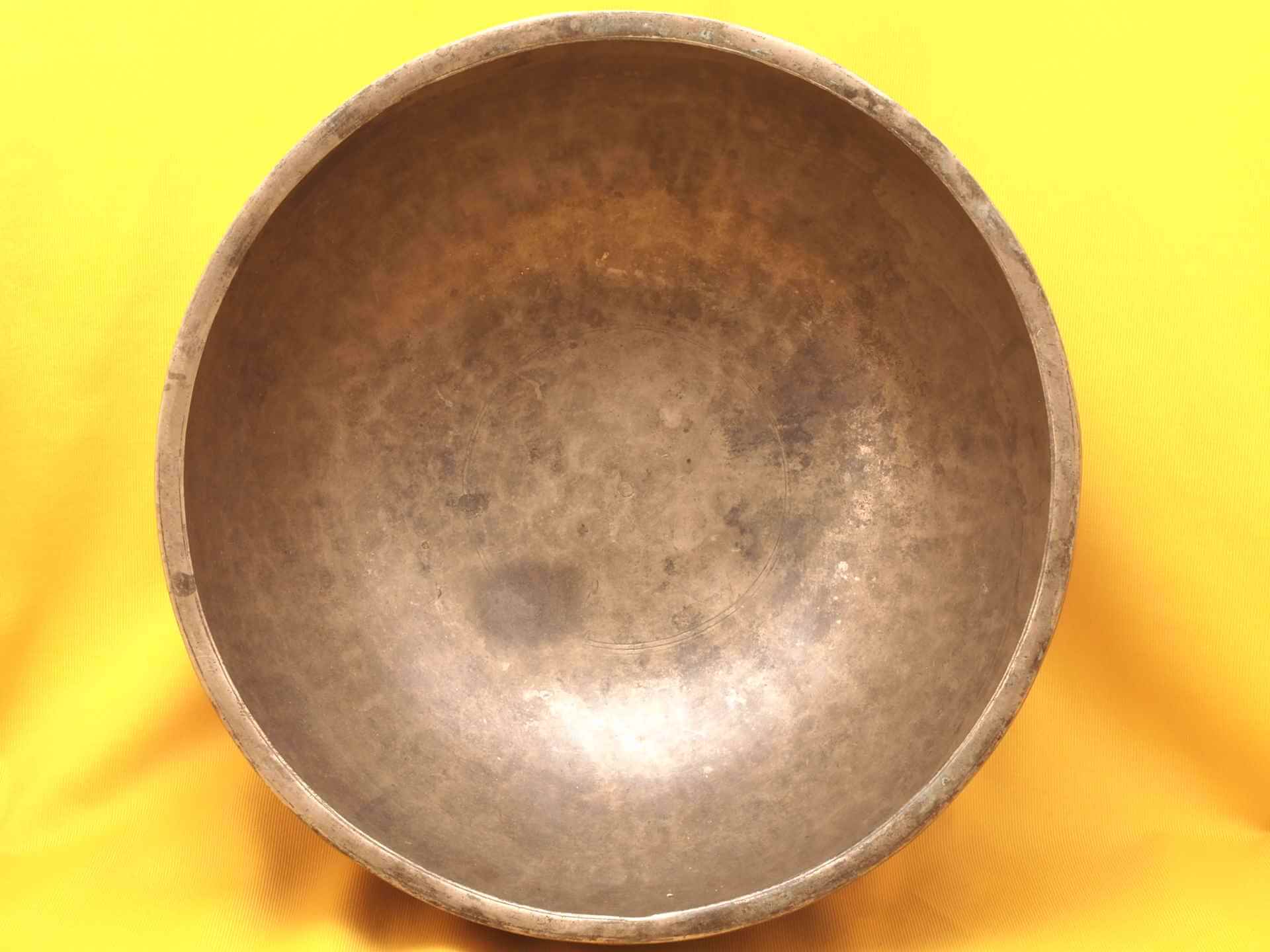 Artistic Large Thick Antique Jambati Singing Bowl with clockwork tones #1637