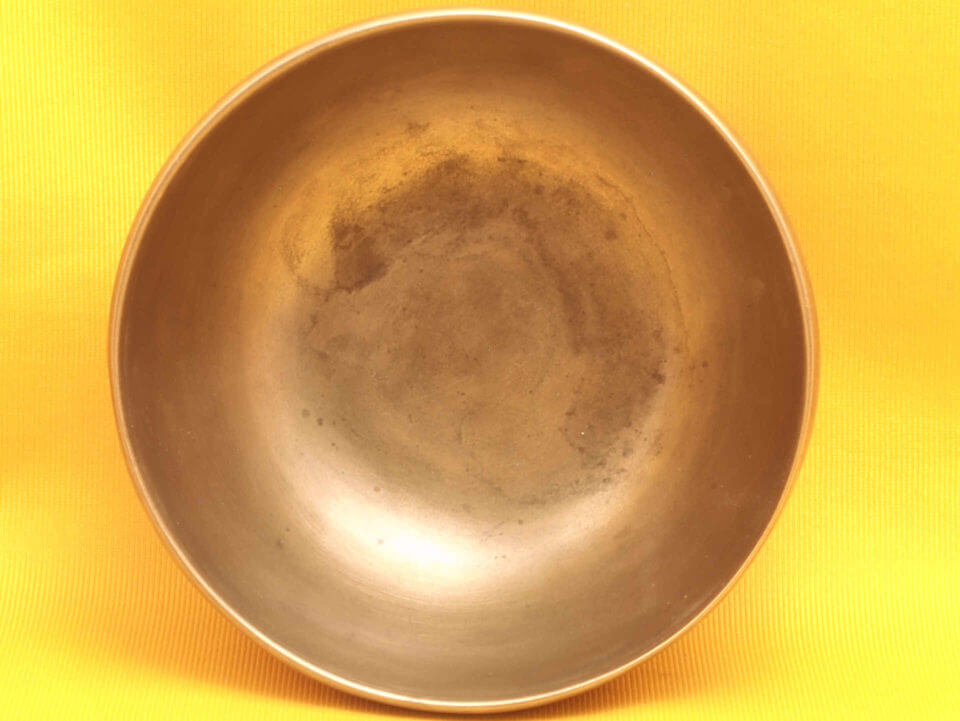 Small Antique Thadobati Singing Bowl with Smooth slow pulsing bass