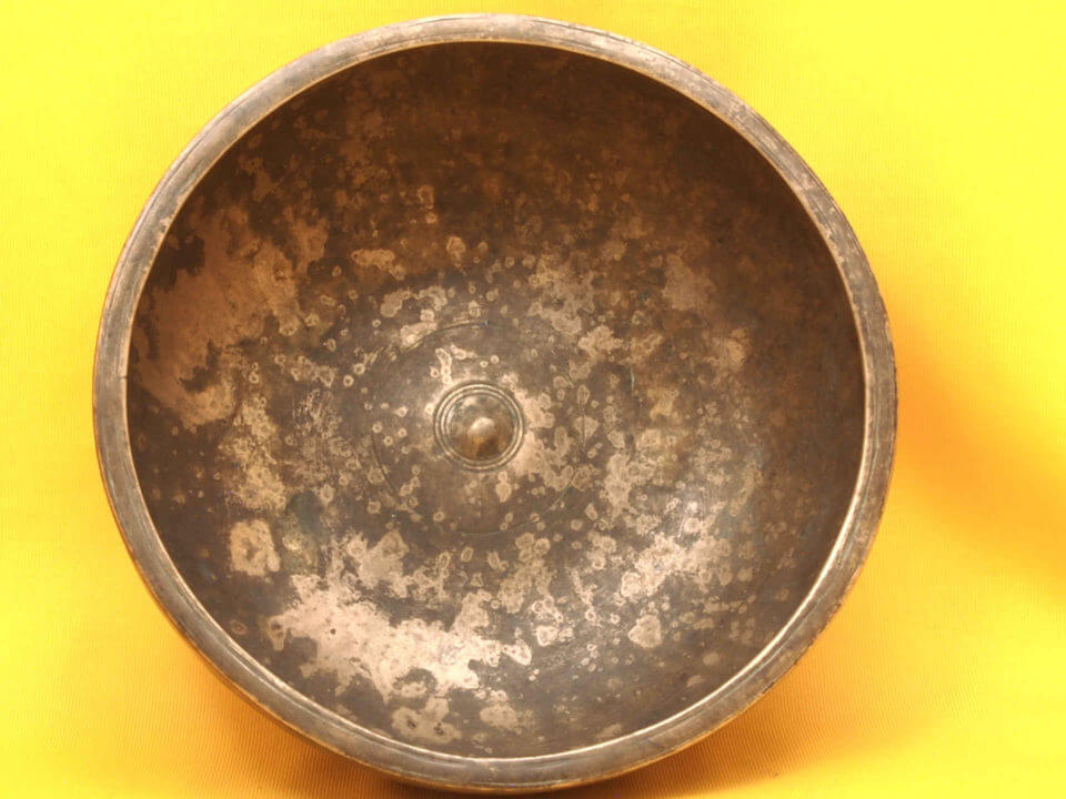 Very Rare Large Thick Adorned Antique Thadobati Lingam Singing Bowl  #3079