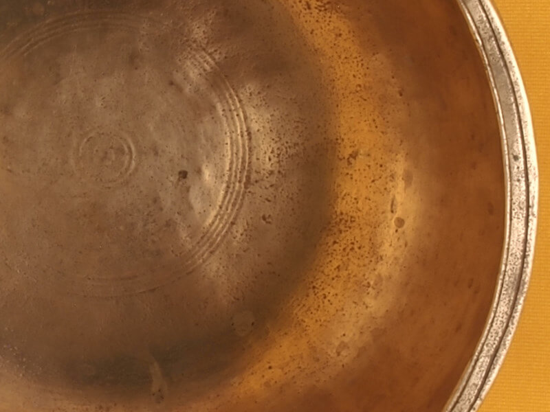 Large Antique Thadobati Singing Bowl with a resonant fundamental note #4566