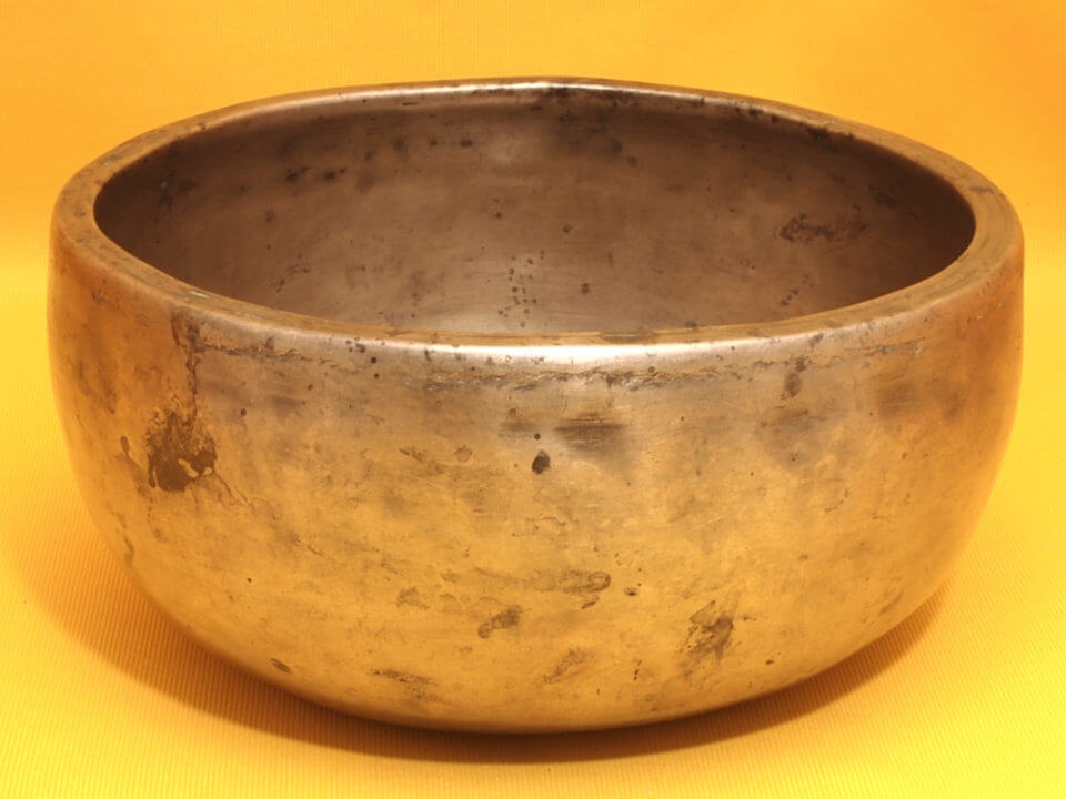 Large Extra Thick High Frequency Antique Thadobati Singing Bowl  #4616