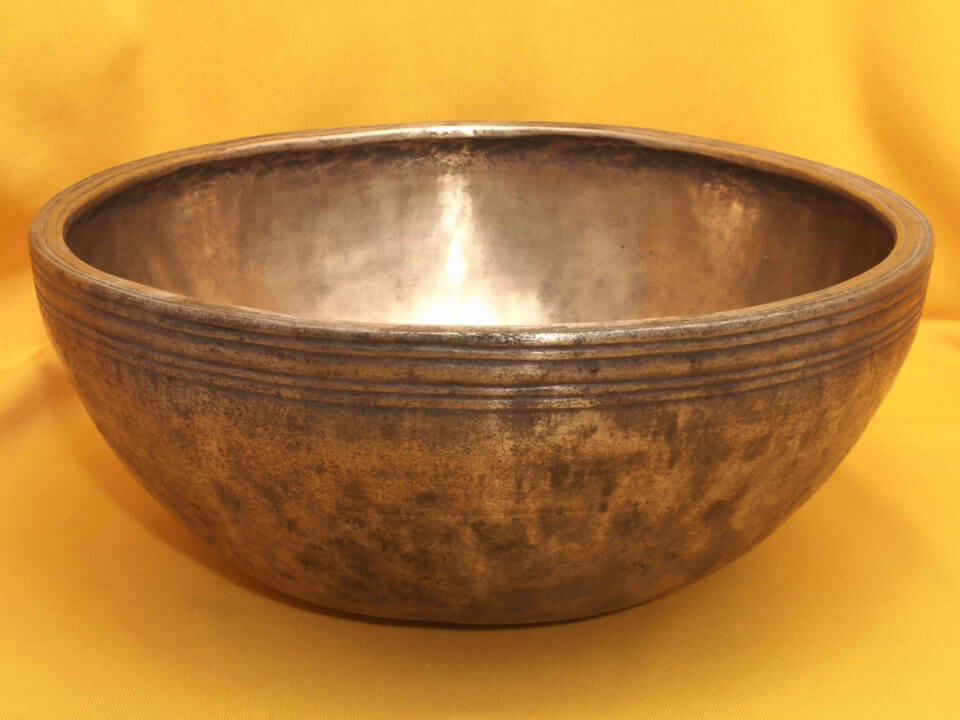 Very Large Extra Thick Adorned Rare & Distinctive  Antique Jambati Singing Bowl with  Smooth rapidly pulsing main ton #1384