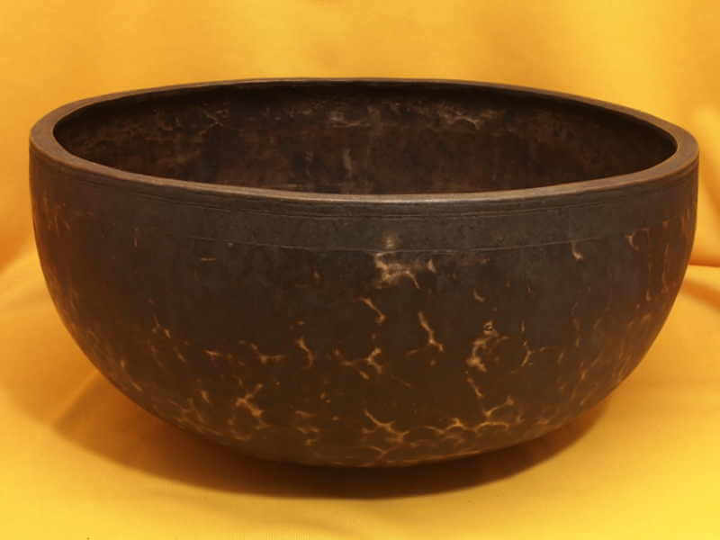 Very Large Thick Adorned   Antique Jambati Singing Bowl with responsive paly #1754