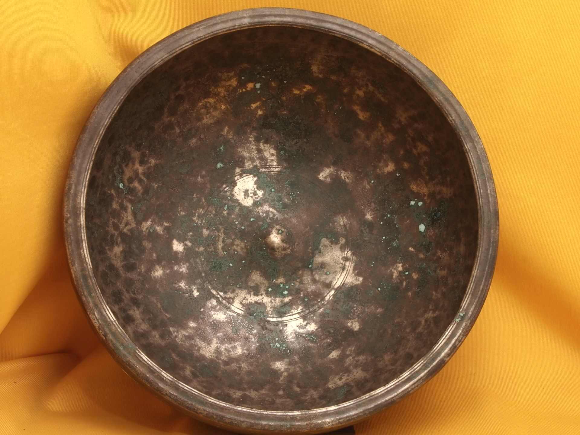 Very Large Thick Adorned  Lingam Antique Jambati Singing Bowl with spectacular etching. Smoothly rolling high fundamental tone #1997