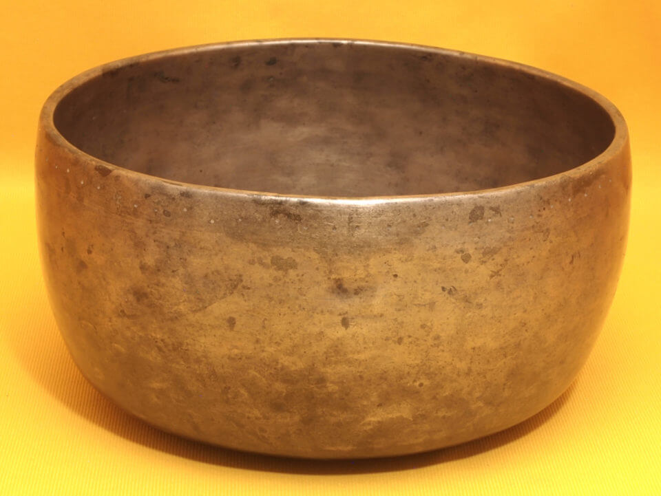 Large Thick   Antique Thadobati Singing Bowl with  intense fluttering overtone and singing high #4052