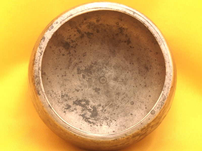 Large Extra Thick   Antique Mani Singing Bowl with steady solid tone, #6253