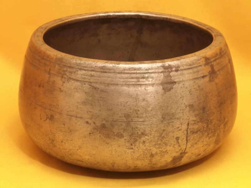 Large Thick Exceptional  Antique Mani Singing Bowl with Excellent longevity. #6259