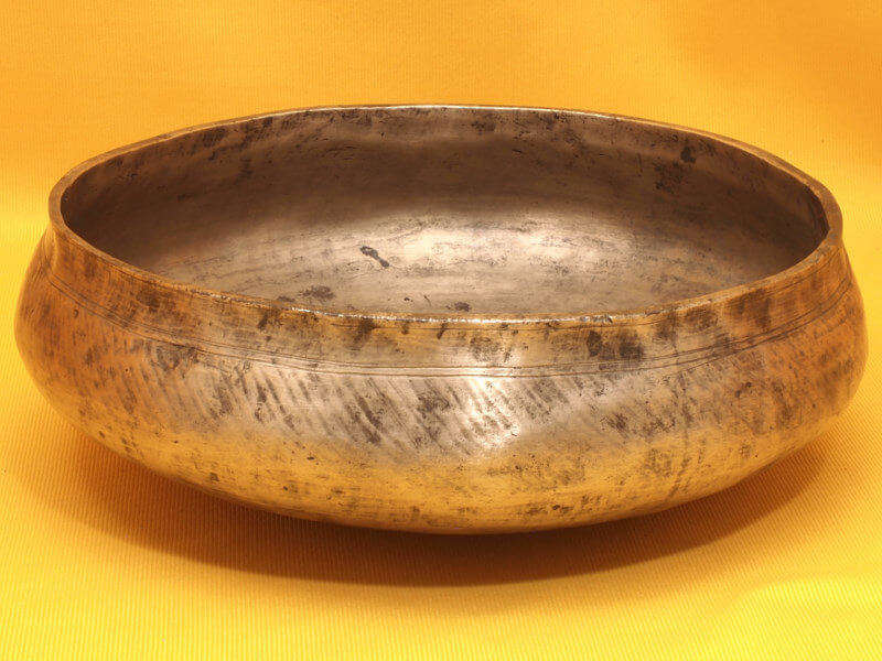 Large Extra Thick Antique Unique Singing Bowl with Flexible tones #77021
