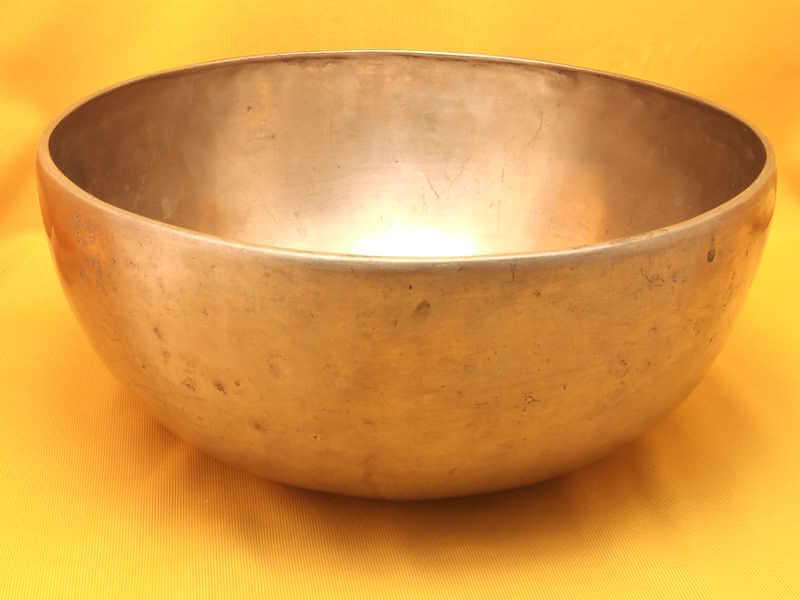 Distinctive Antique Jambati Singing Bowl with a premium soundscape #1859