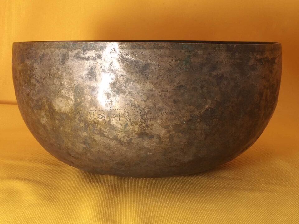 Large Antique Jambati Singing Bowl with a lively initial soundscape #1879