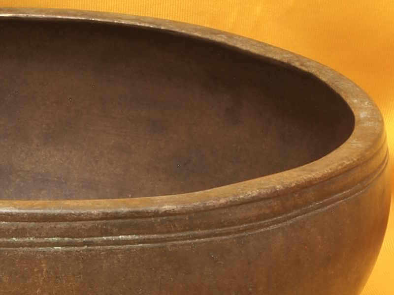 Adorned Antique Jambati Lingam Singing Bowl with excellent harmony #1994