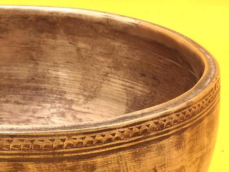 Thick Antique Thadobati Singing Bowl with gently oscillating soundscape #24122