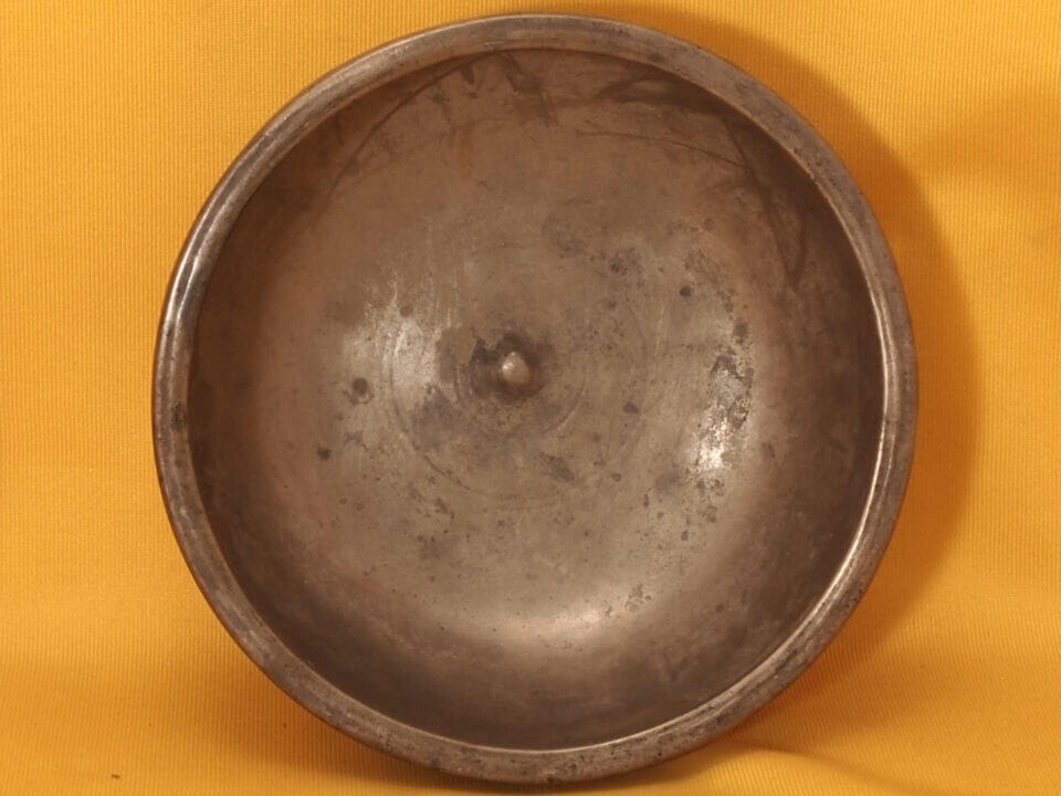 Large Thick Antique Thadobati Lingam Singing Bowl with two tone sound #30610