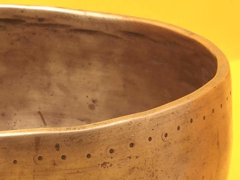 Large Thick Antique Thadobati Singing Bowl featuring a solid middle C  #40109
