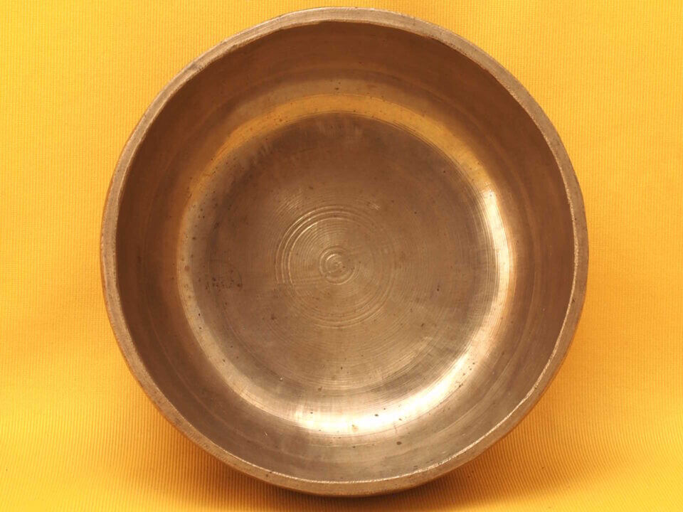Thick Polished Antique Thadobati Singing Bowl with gently pulsing bass #7997