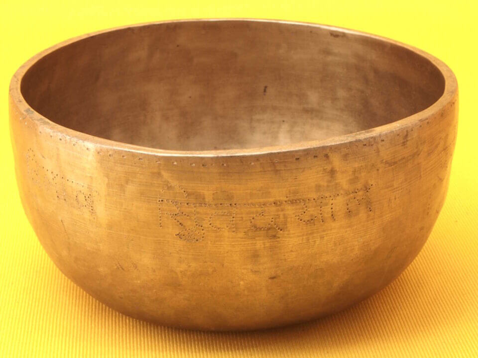 Thick Antique Thadobati Singing Bowl with lively balanced sounds #7999