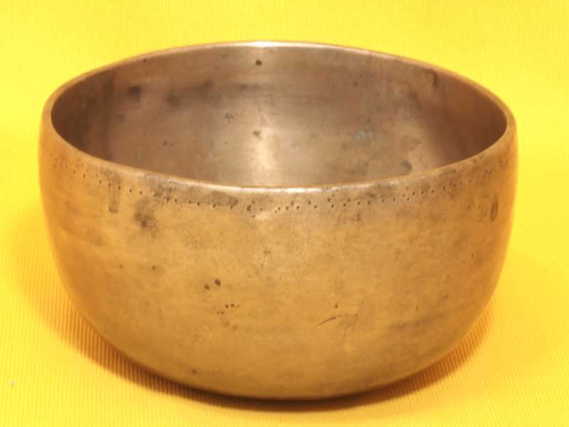 Tiny Antique Thadobati Singing Bowl with complex premium harmony tones #20248