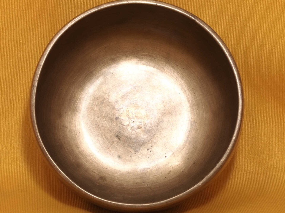 Thick Antique Thadobati Singing Bowl with resonant premium harmony #20251