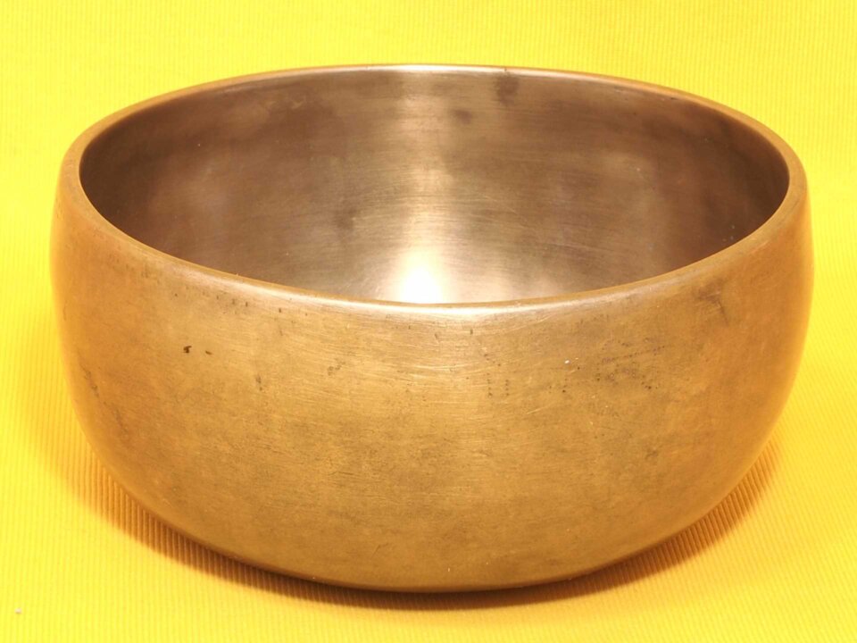 Thick Antique Thadobati Singing Bowl with resonant premium harmony #20251