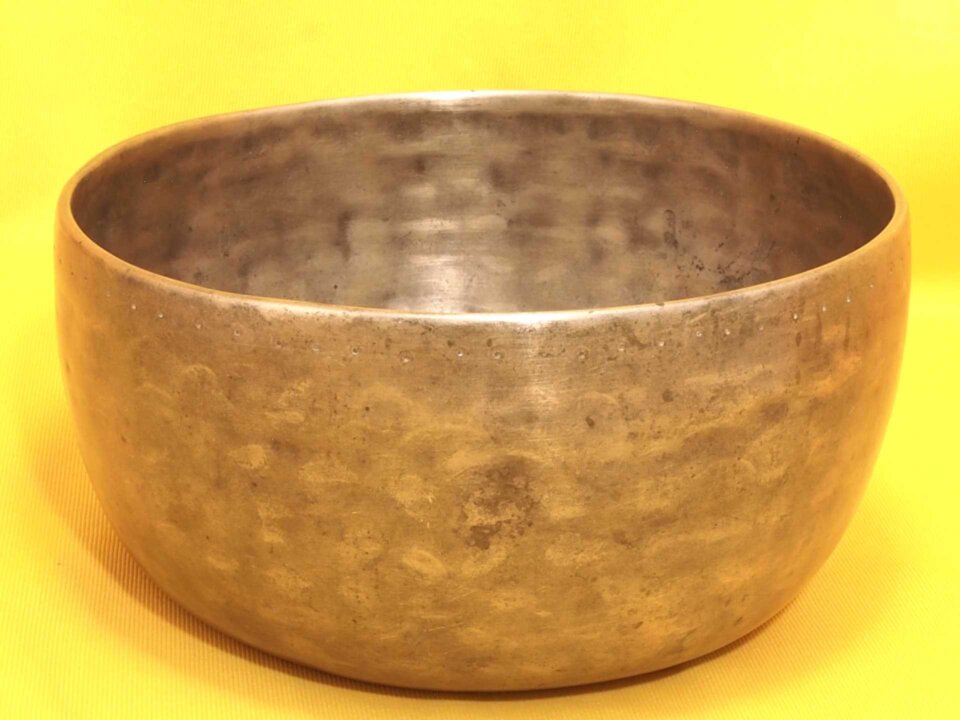 Circle Pattern Antique Thadobati Singing Bowl with active sounds #40141