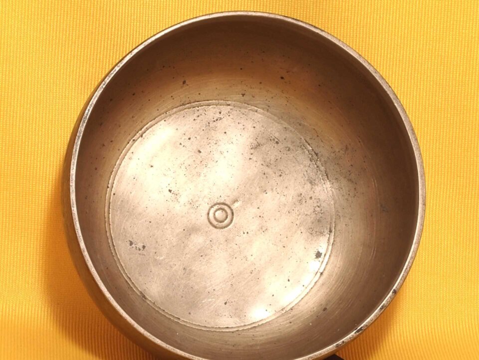 Tiny Antique Remuna Singing Bowl with excellent longevity #5667
