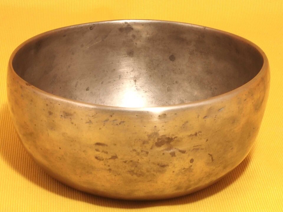 Solid Little Antique Thadobati Singing Bowl with smoky patina #7875